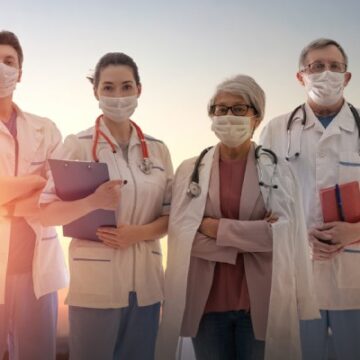 Epidemia COVID-19 pojawiła się w Wuhan w Chinach w grudniu 2019 roku