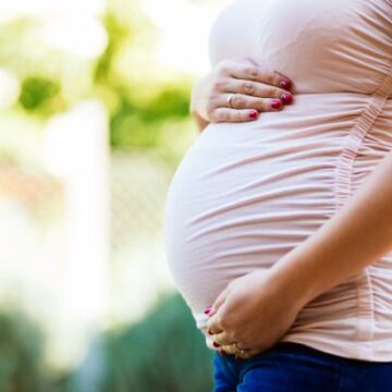 COVID-19 : ciąża, karmienie piersią i opieka nad noworodkami