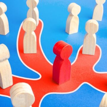 Jak rozprzestrzenia się COVID-19