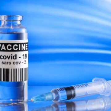 Amerykańska Agencja ds. Żywności i Leków wydała zezwolenie na stosowanie szczepionki Moderna na Covid-19