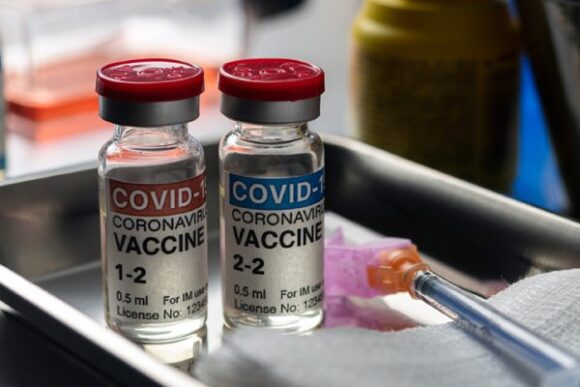 Covid-19: Pfizer/BioNTech vaccine judged safe for use in UK