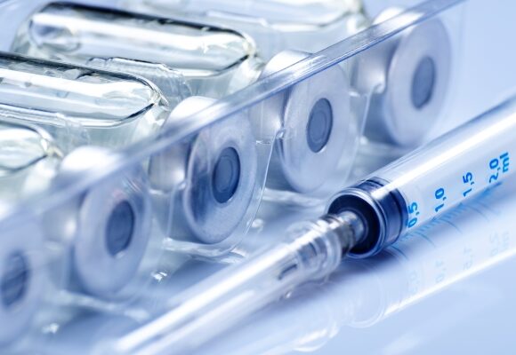 Jak działa szczepionka mRNA na COVID-19