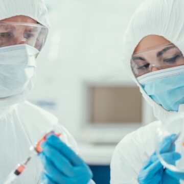 Nowy wariant koronawirusa znaleziony we Francji jest niewykrywalny w testach PCR