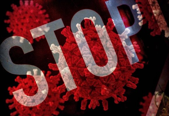 Jak odporność u osób po zaszczepieniu się przeciw COVID-19 różni się od odporności ozdrowieńców?